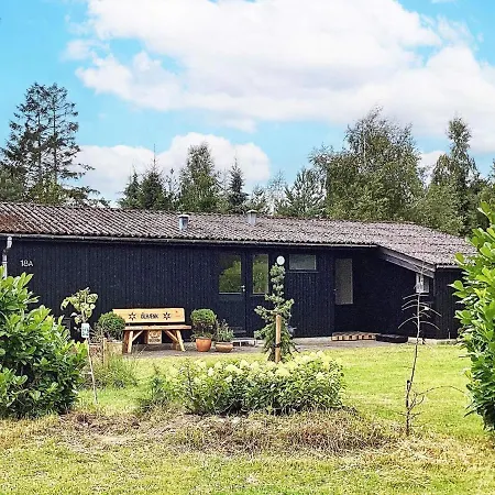 Three-bedroom Holiday In Vaeggerlose 39 *