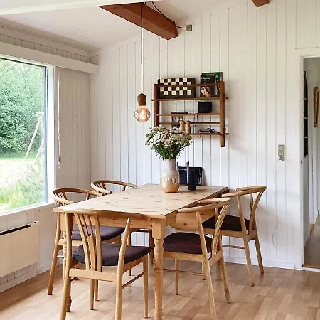 Three-bedroom Holiday In Vaeggerlose 39 펜션 Bøtø By