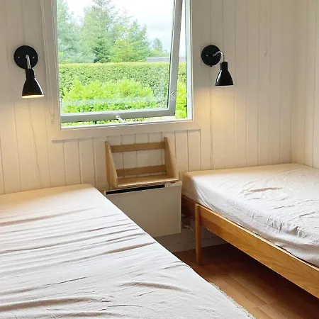 Three-bedroom Holiday In Vaeggerlose 39 Bøtø By