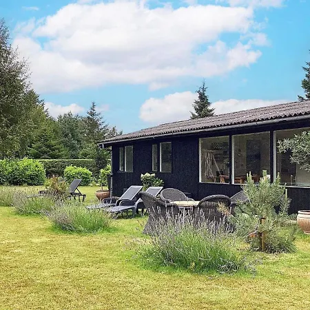 Three-bedroom Holiday In Vaeggerlose 39 * Bøtø By