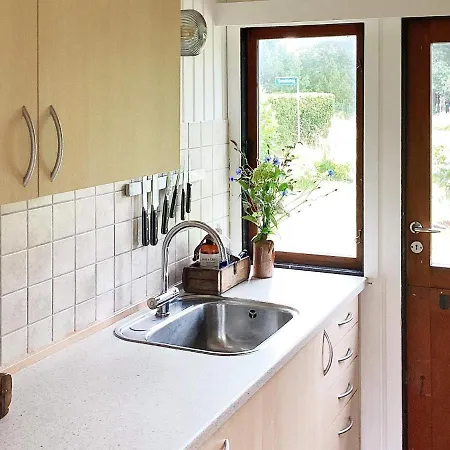 Three-bedroom Holiday In Vaeggerlose 39 * Bøtø By